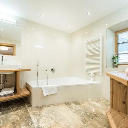 Апартаменты Residenz 111 *